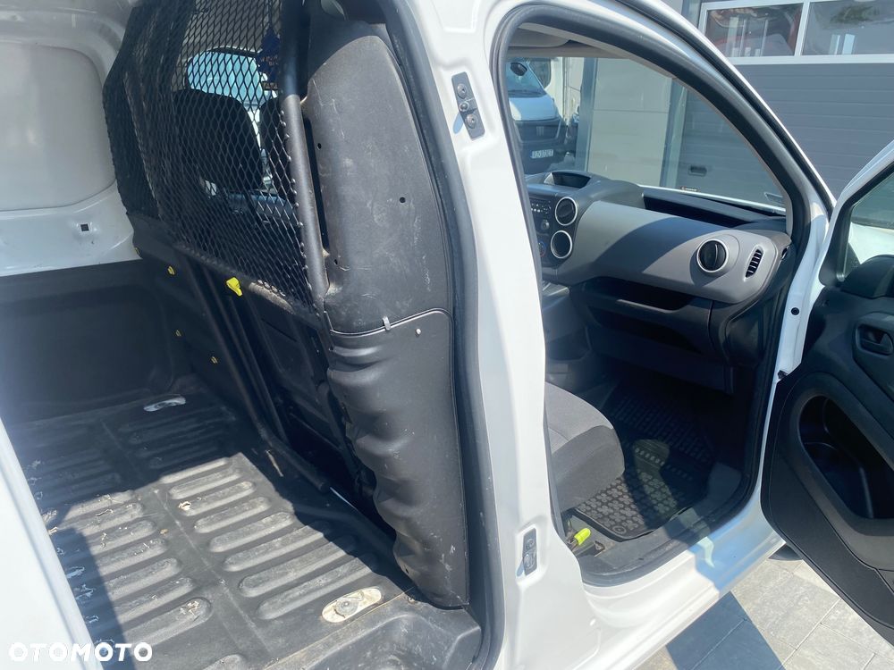 Citroën BERLINGO 1.6 HDI, MAX długi, 3-osobowy, klimatyzacja, zakupiony w salonie w Rzeszowie Bezwypadkowy serwisowany - 18