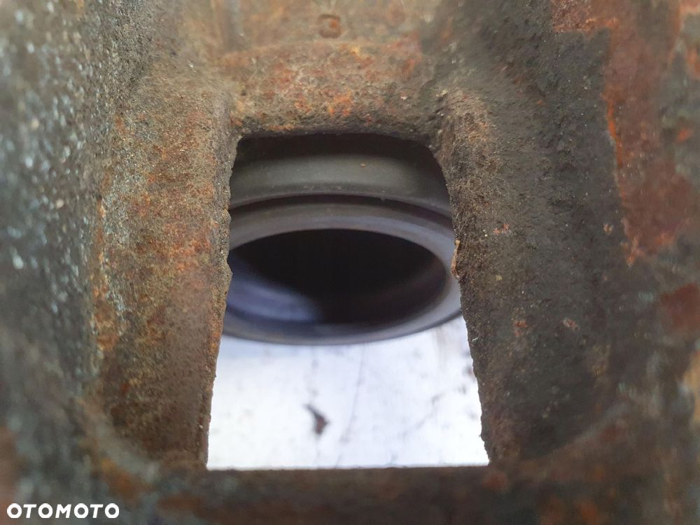 Volvo S60 II V60 I PRZEDNI ZACISK HAMULCOWY prawy przód pasażera 31471664 - 2