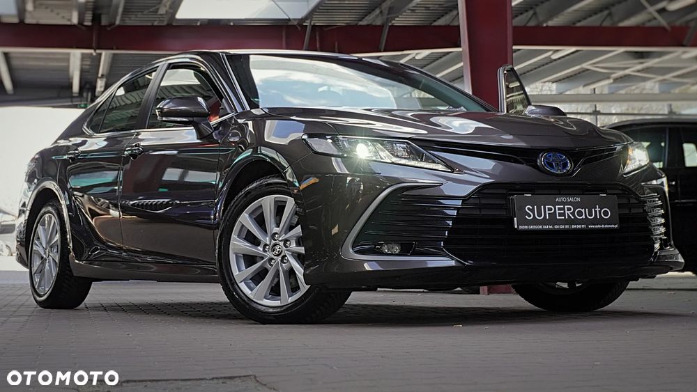Toyota Camry - 1