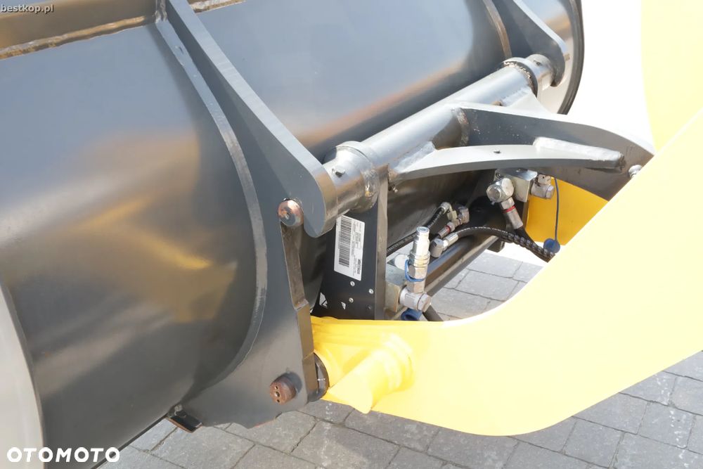 Komatsu WA70M-8 - 26