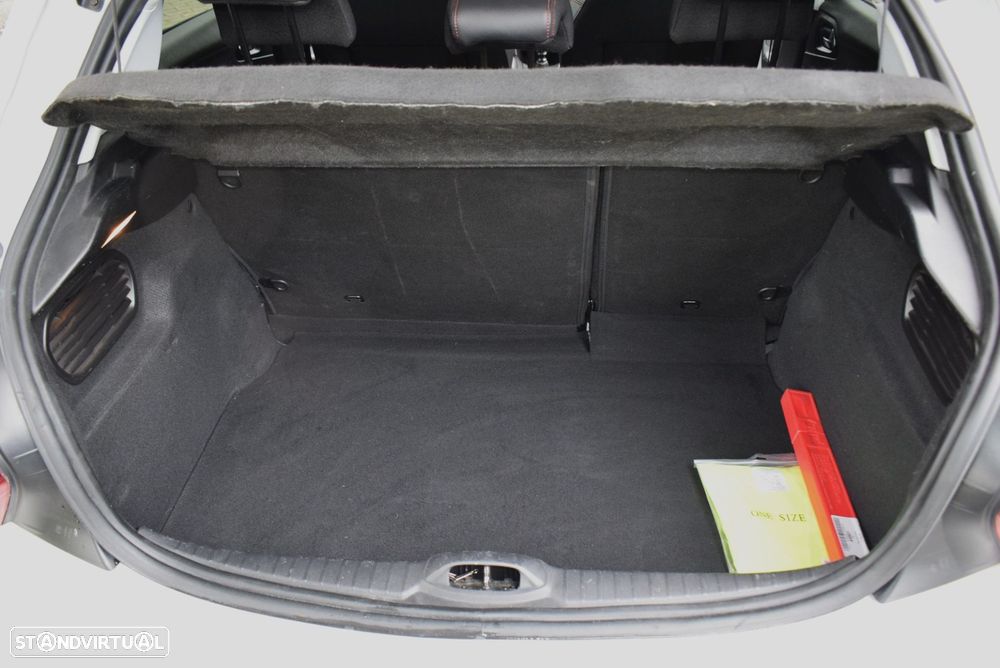 Peugeot 208 1.2 PureTech GT Line - 45