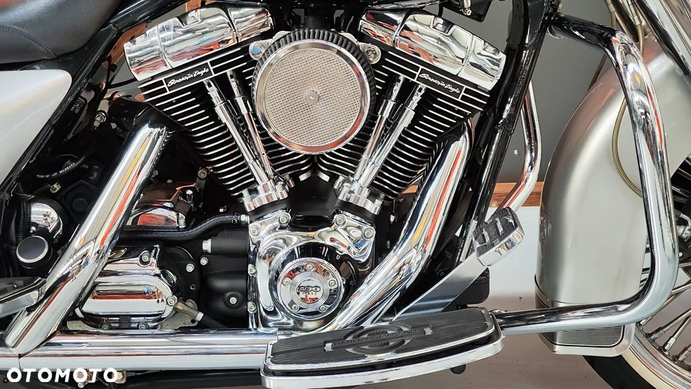 Harley-Davidson Touring Road King - 17