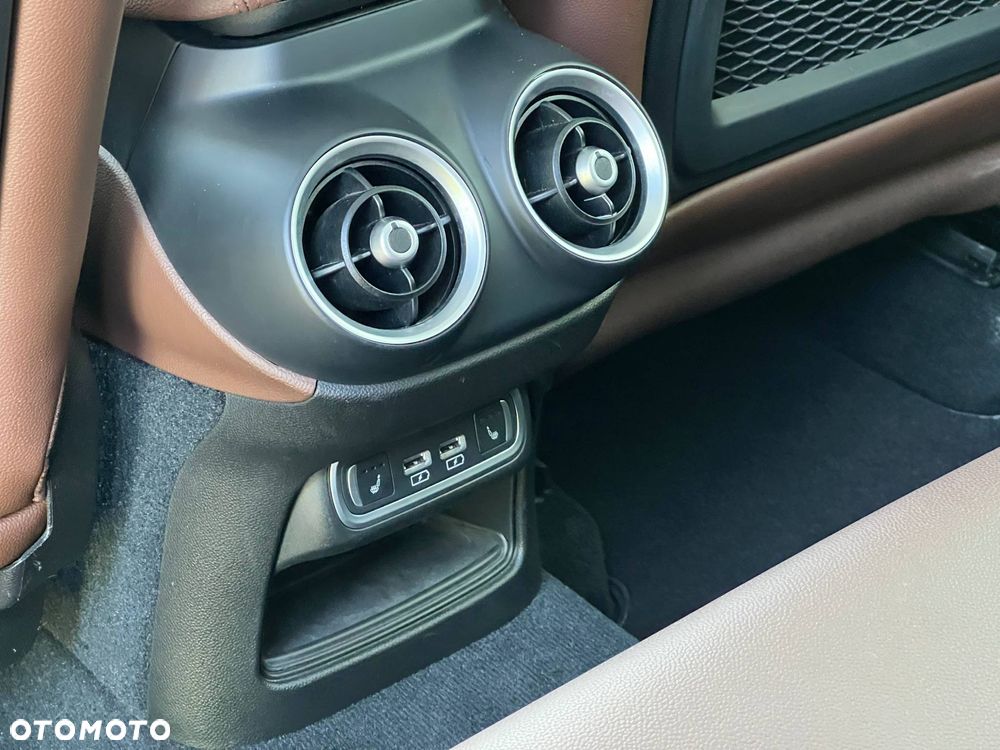Alfa Romeo Stelvio 2.0 Turbo 16V AT8-Q4 Ti - 9