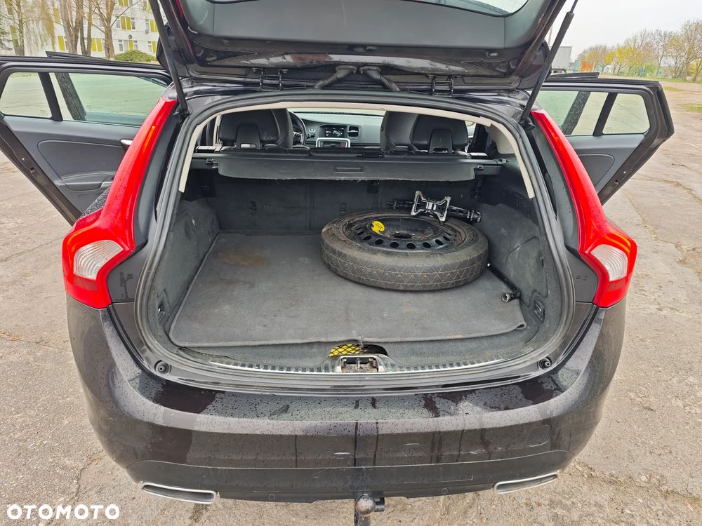 Volvo V60 D6 AWD Plug-in Hybrid R-Design Summum - 21