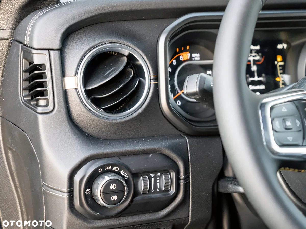 Jeep Wrangler Unlimited GME 2.0 Turbo Sahara - 19