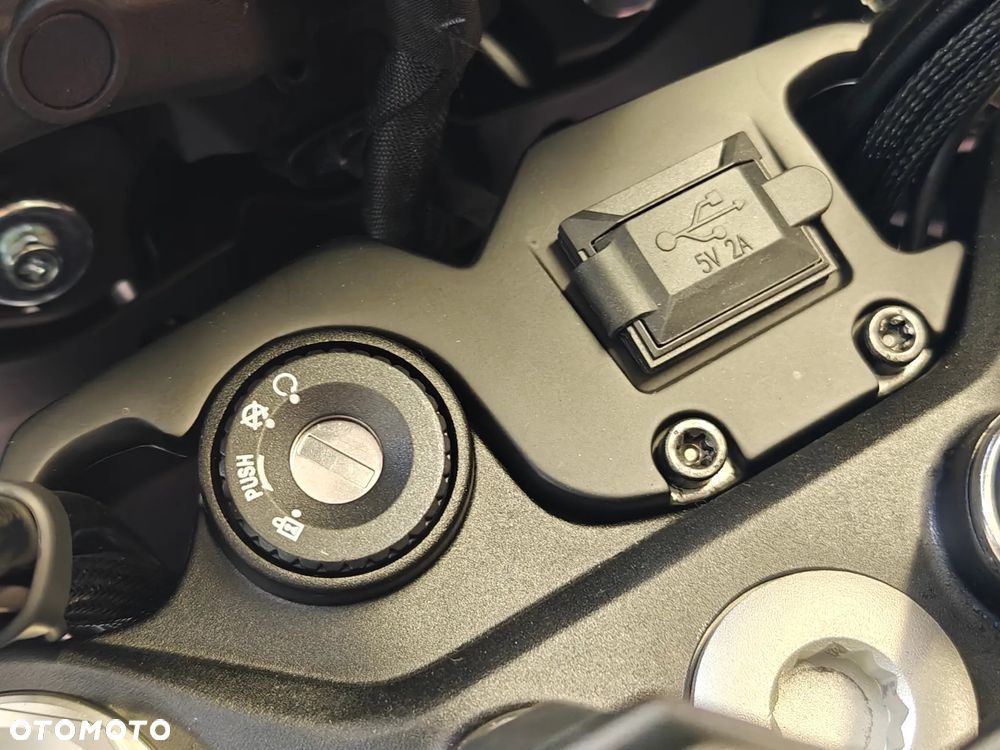QJMOTOR 900 S - 13