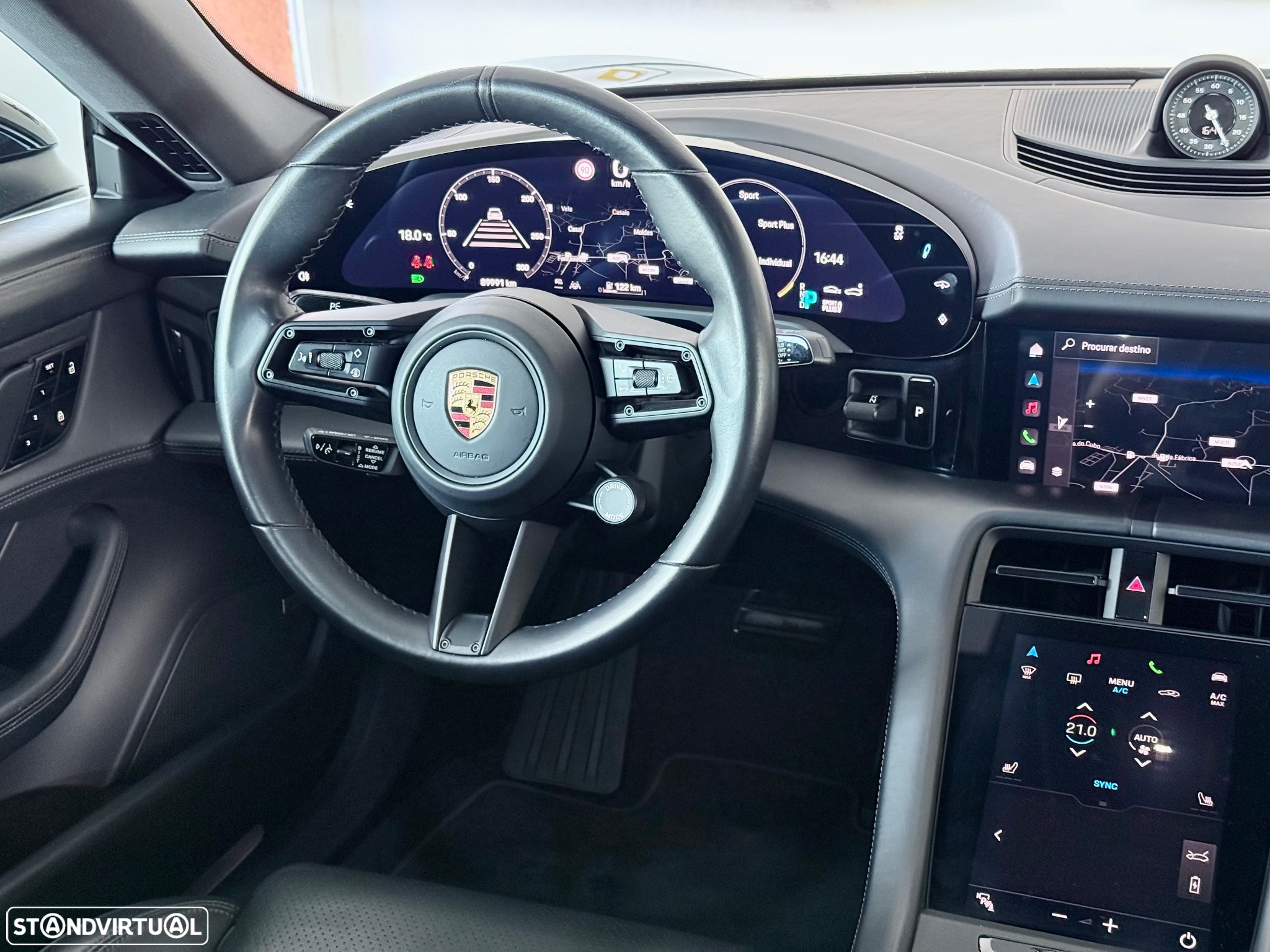 Porsche Taycan 4S bateria Performance Plus - 17