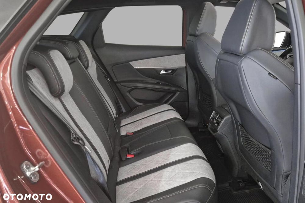 Peugeot 3008 1.6 PureTech HYbrid4 GT Line S&S EAT8 - 17