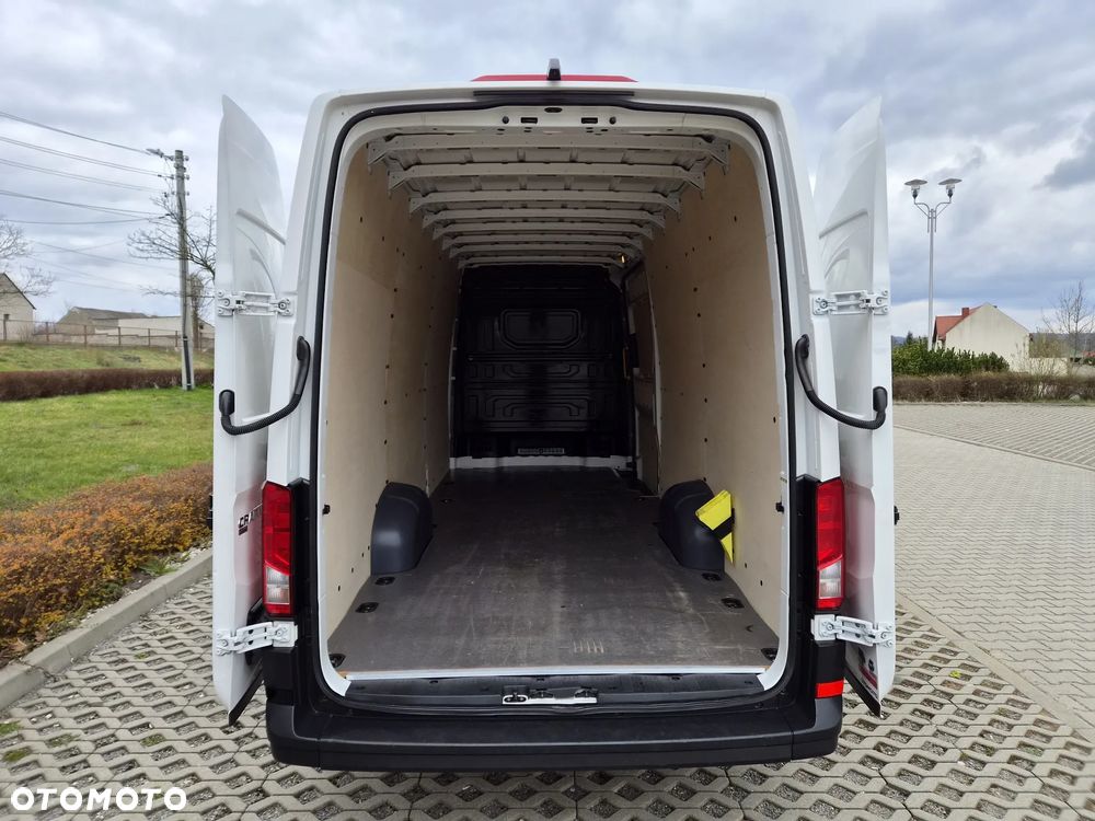 Volkswagen Crafter - 13