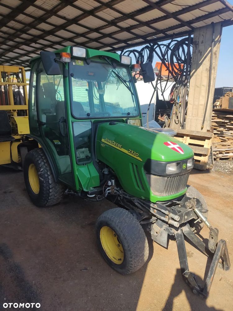 John Deere 2320 - 3