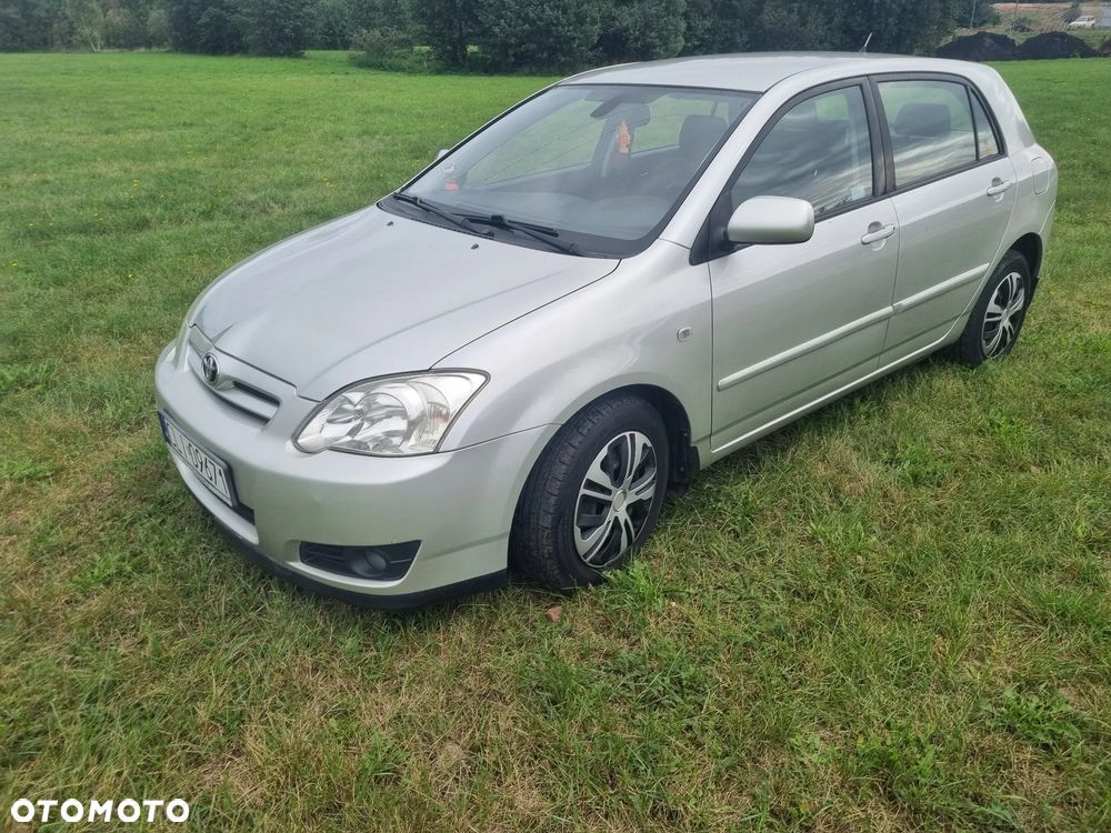 Toyota Corolla 2.0 D-4D Base - 1