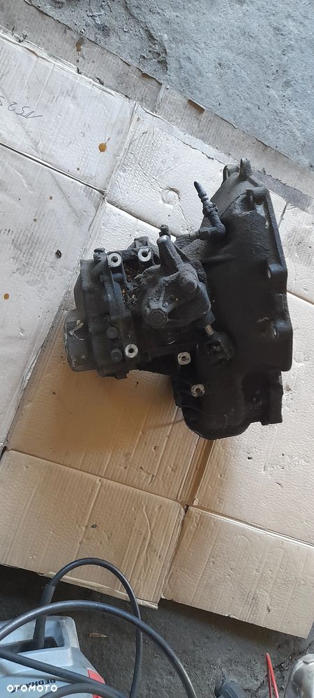 silnik słupek opel corsa combo 1,7 DTI  180tys  Y17DTL - 18