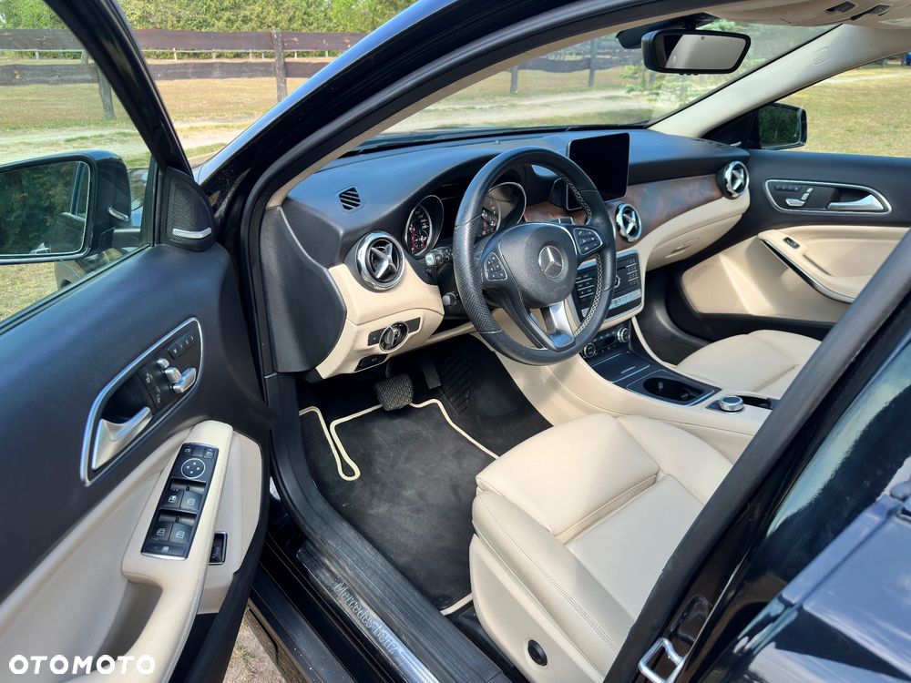 Mercedes-Benz GLA 250 4-Matic AMG Line - 2