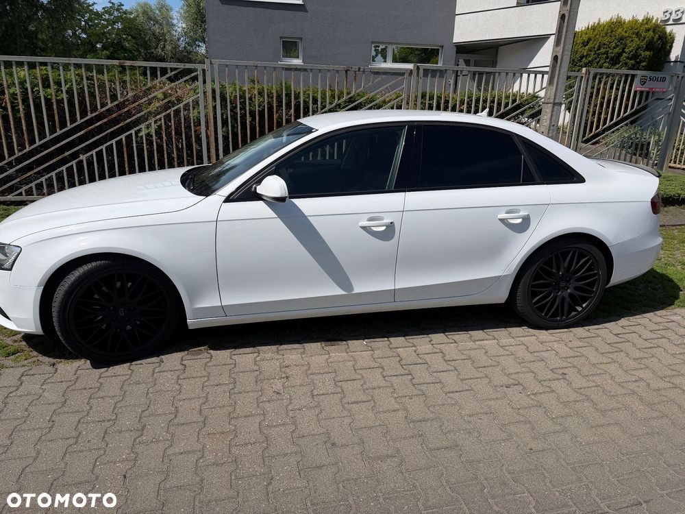 Audi A4 Limousine - 4