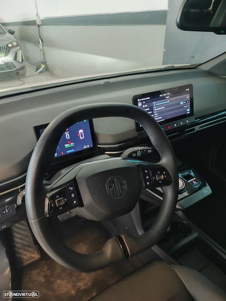 MG MG4 64 kWh Luxury - 8