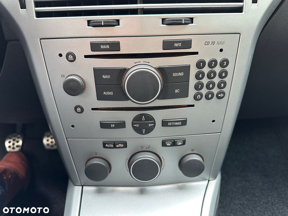 Opel Astra III GTC 1.8 Sport - 36