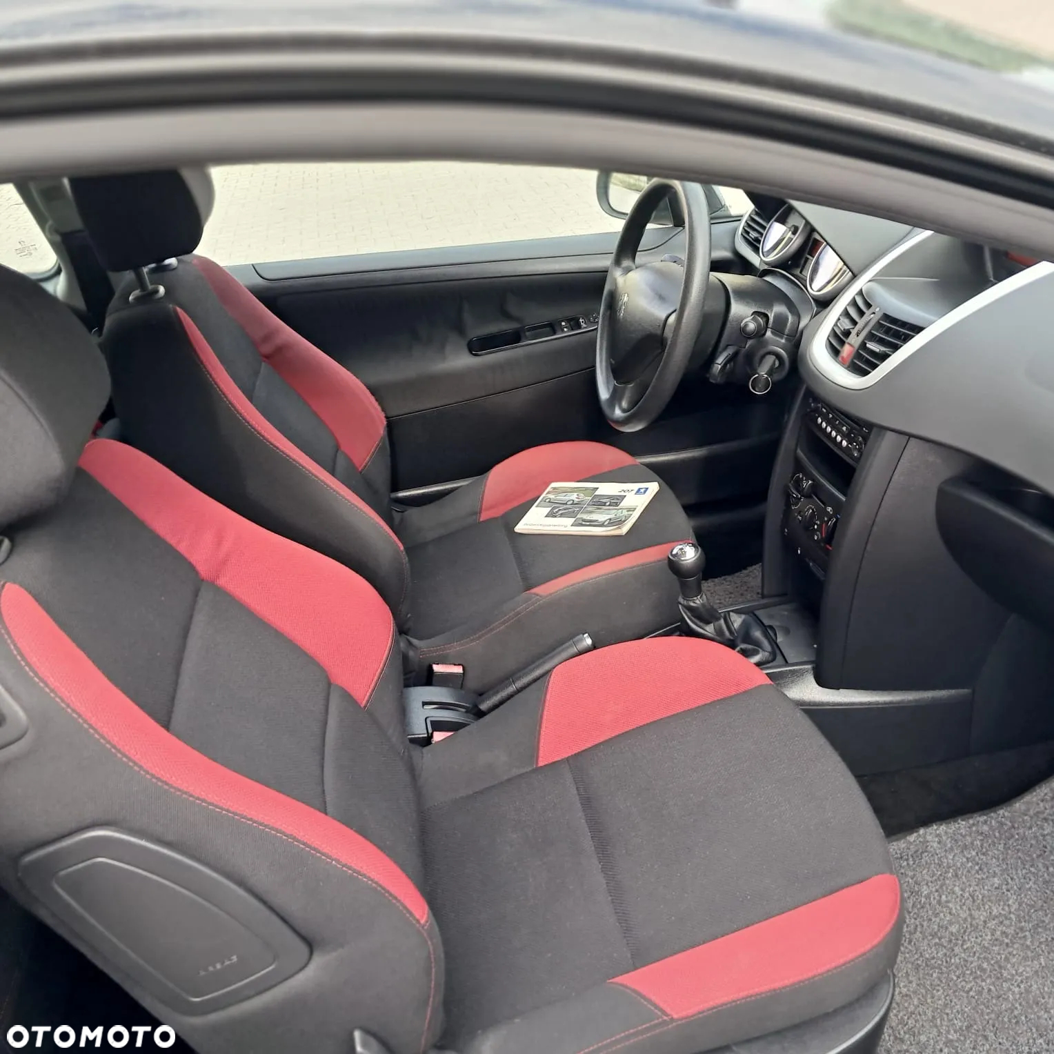 Peugeot 207 - 12