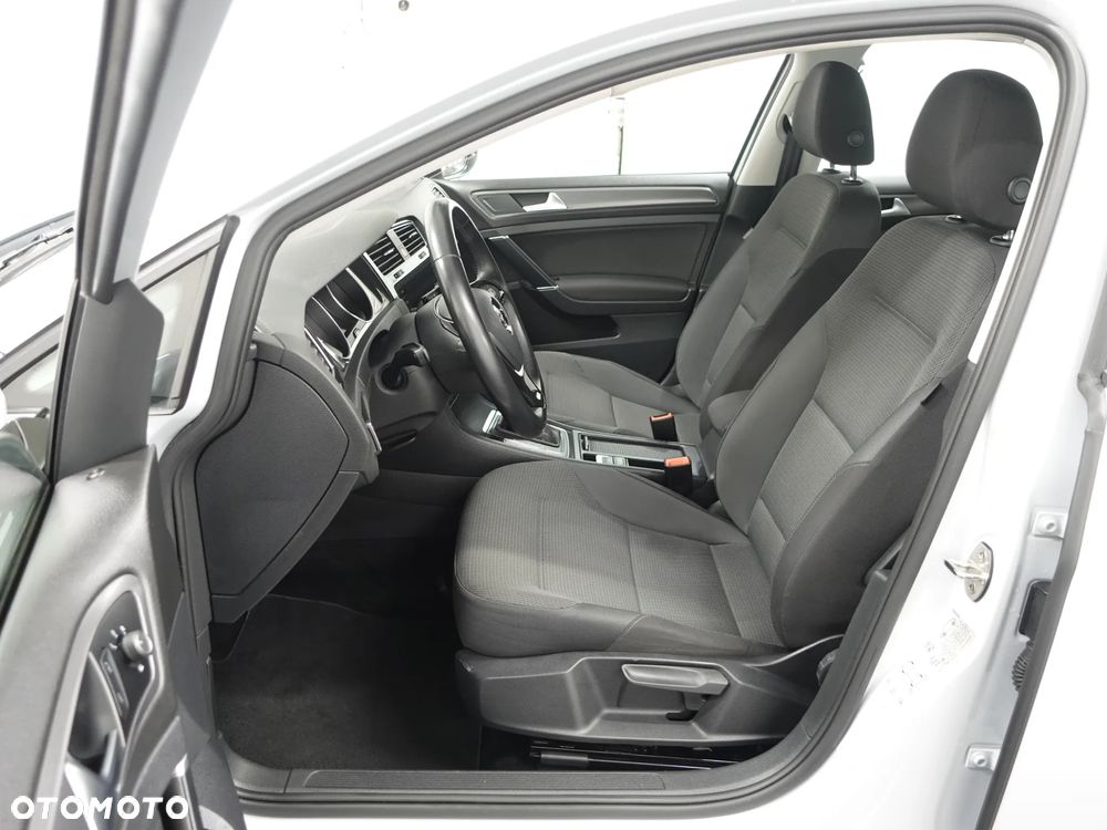 Volkswagen Golf 1.6 TDI SCR DSG Comfortline - 21