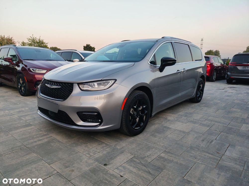Chrysler Pacifica - 34