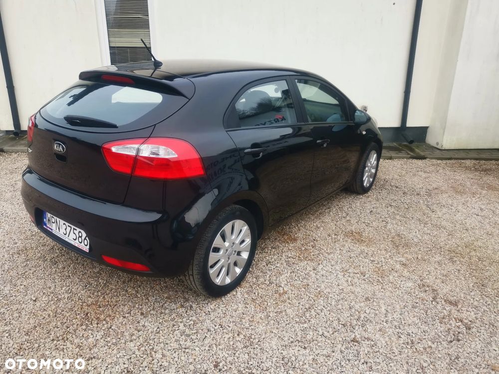 Kia Rio 1.2 Attract - 5