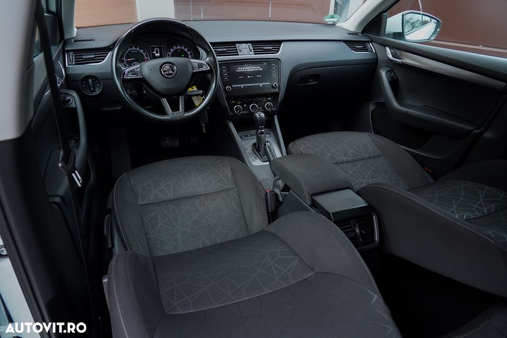 Skoda Octavia 2.0 TDI DSG Clever - 14