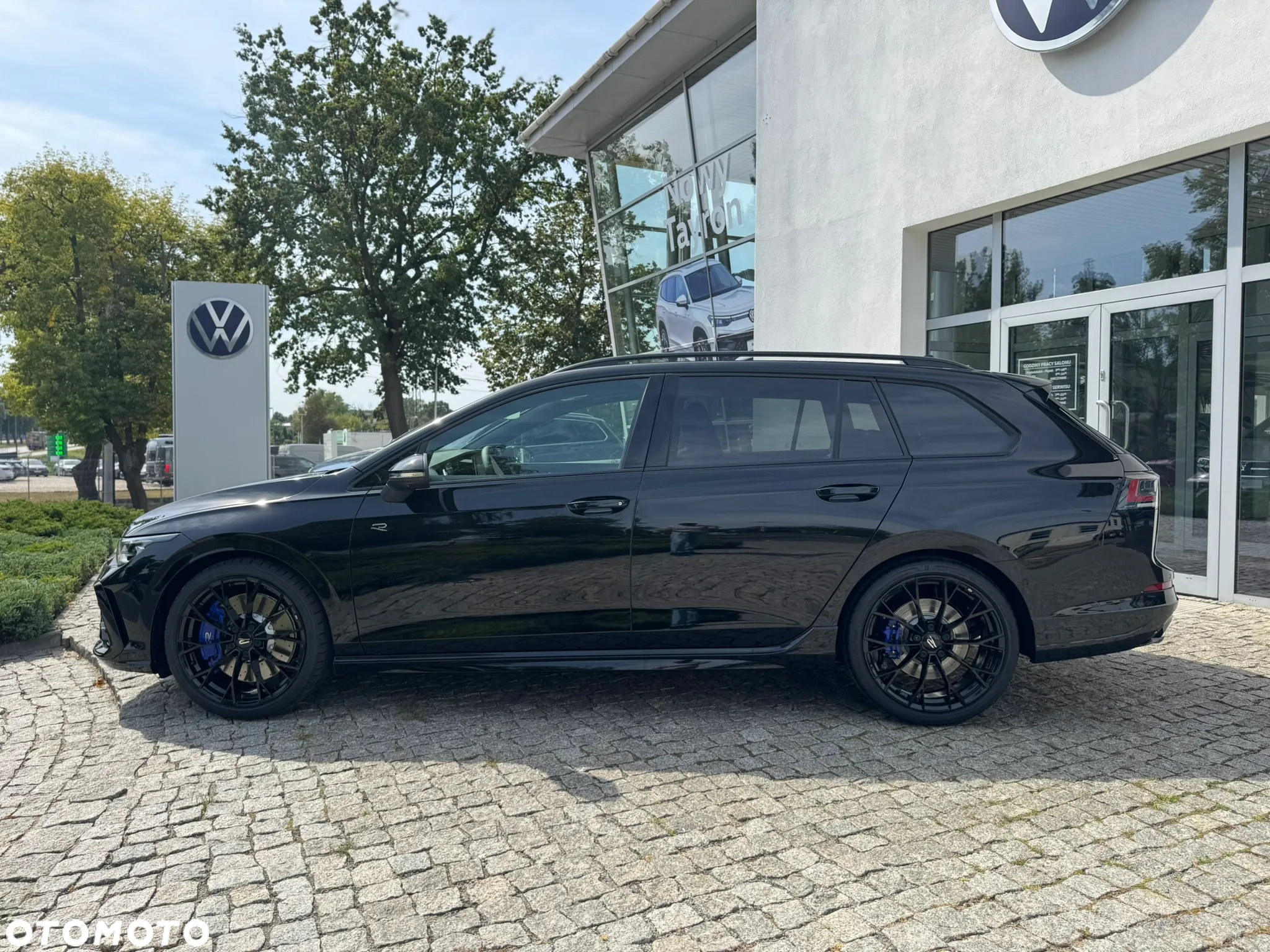 Volkswagen Golf VIII 2.0 TSI 4Motion R - 8