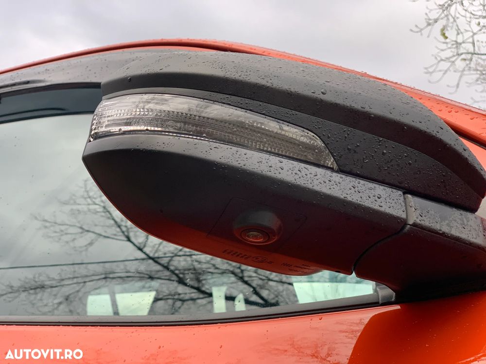 Toyota Hilux 2.8D 204CP 4x4 Double Cab AT Invincible Color Edition - 17