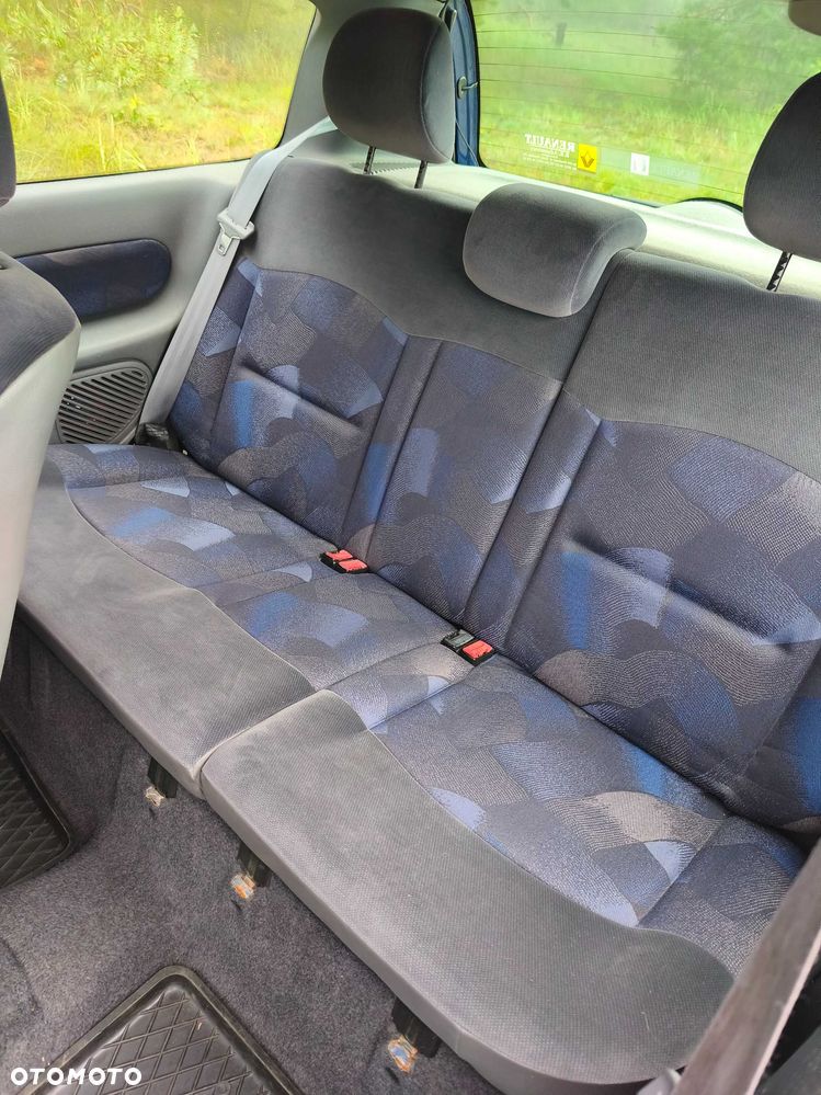 Renault Clio - 7