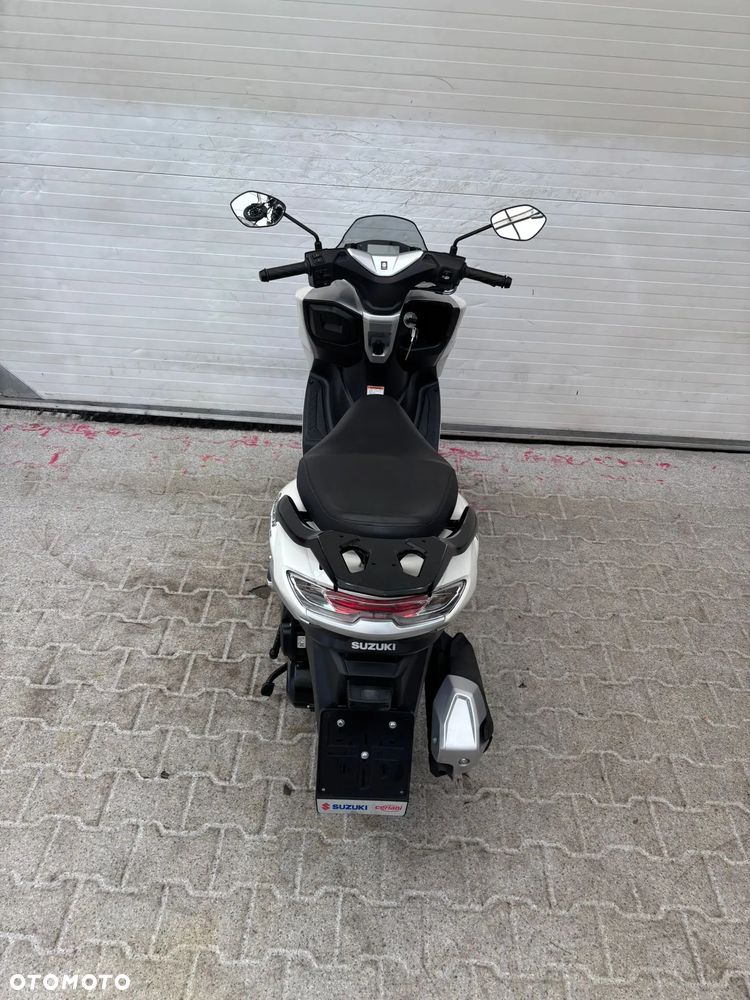 Suzuki Burgman - 32