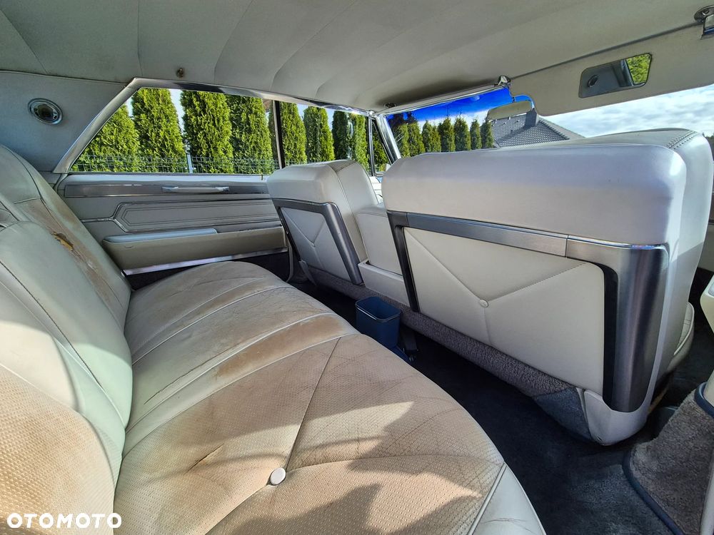 Cadillac Deville - 17
