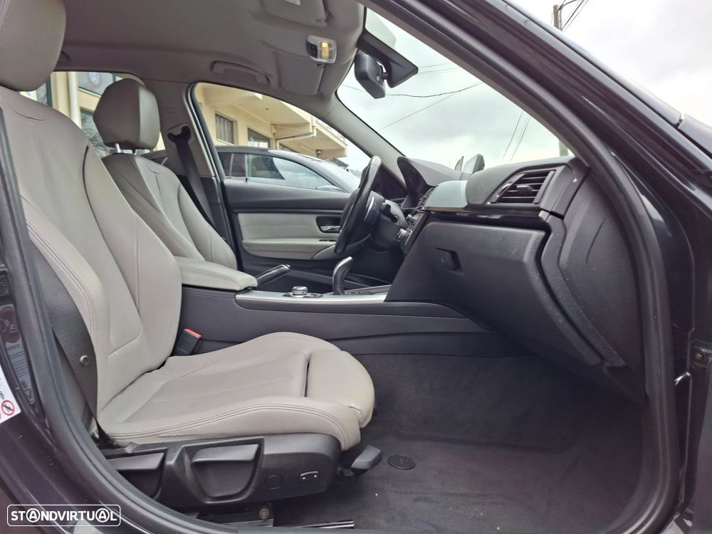 BMW 320 d Aut. Blue Performance Sport Line - 22