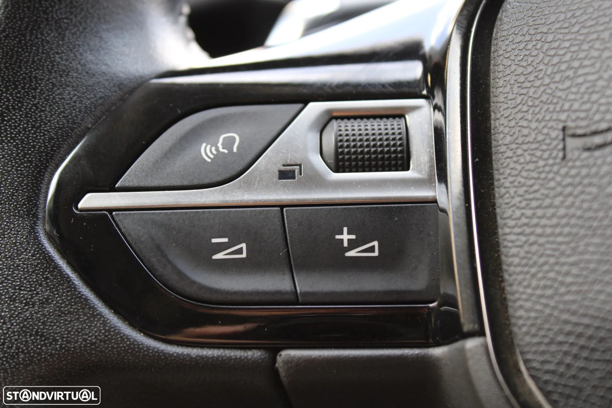 Peugeot 2008 1.2 PureTech Allure Pack EAT8 - 19