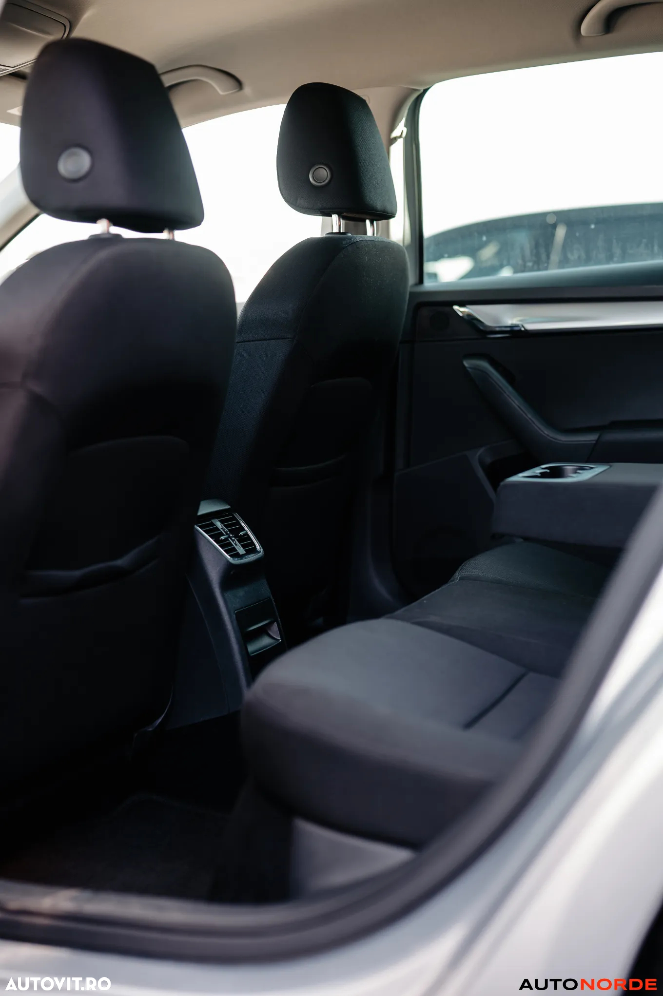 Skoda Octavia 2.0 TDI AMBITION DSG - 37