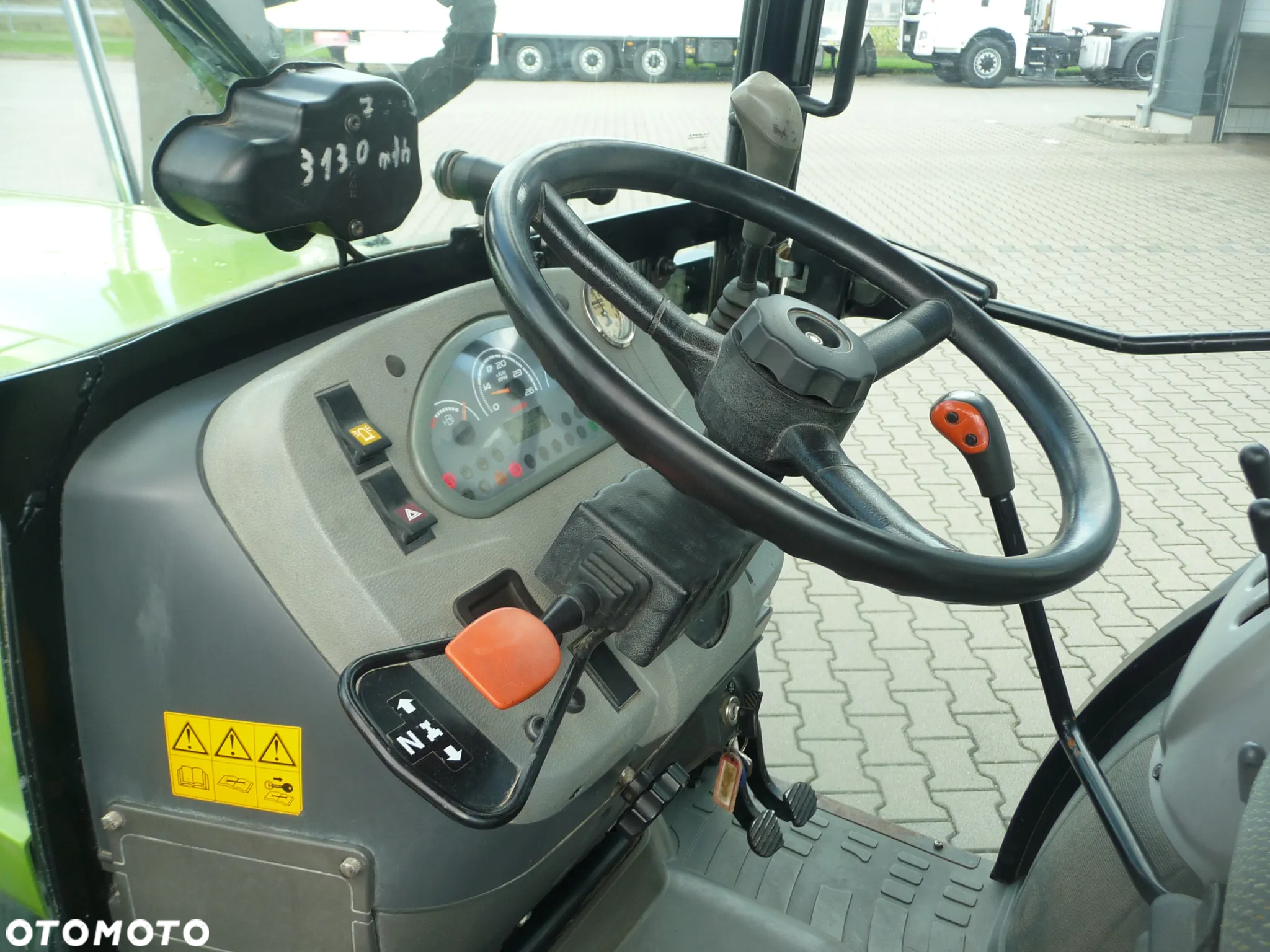 Claas Nexos 240F - 5