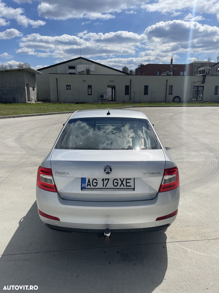 Skoda Octavia 1.6 TDI STYLE DSG - 10