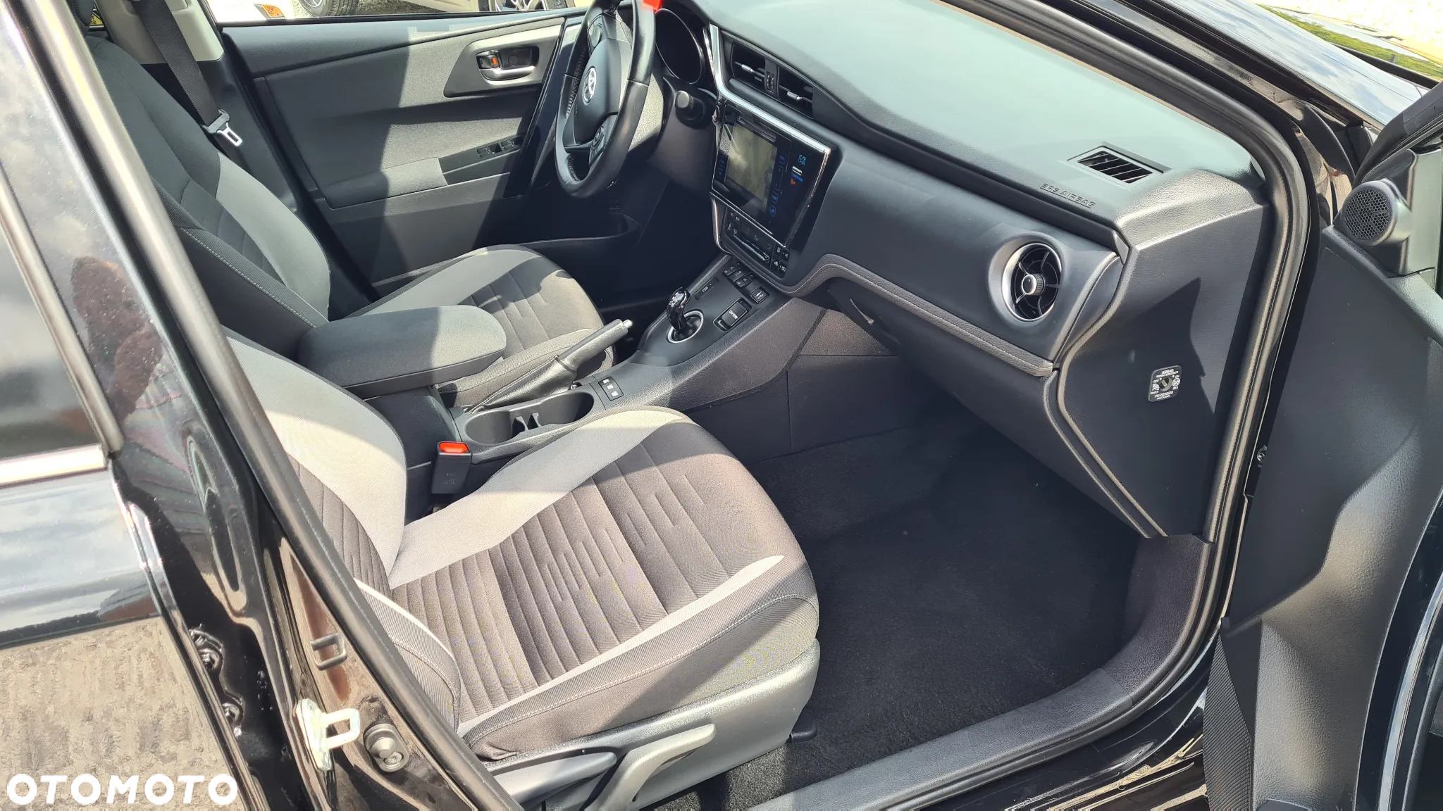 Toyota Auris - 13