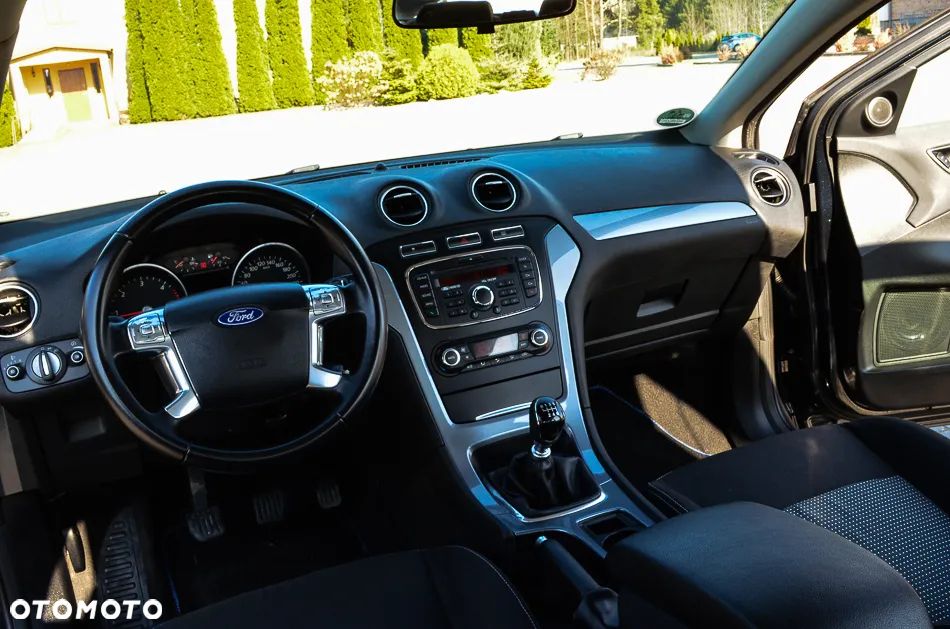 Ford Mondeo 2.0 TDCi Business Edition - 32