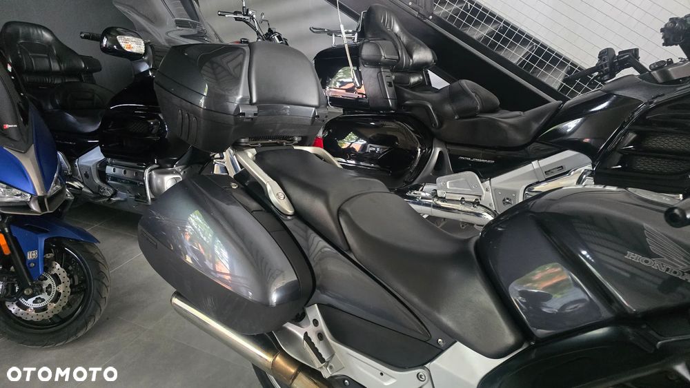 Honda ST - 22