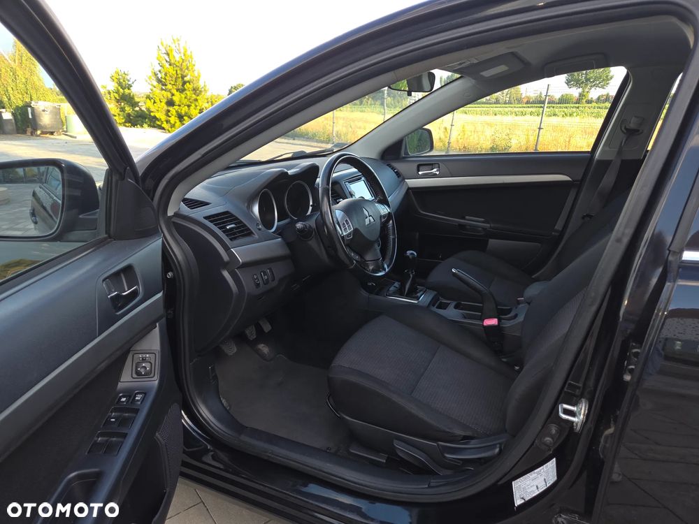 Mitsubishi Lancer 1.8 Invite - 9