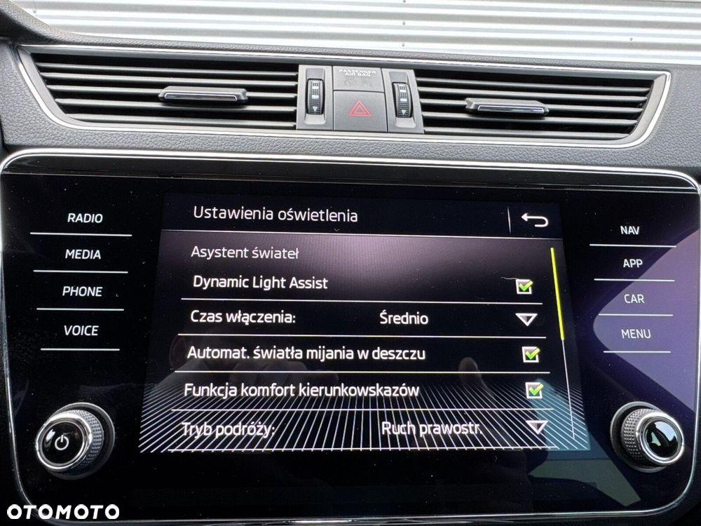 Skoda Superb 1.5 TSI Ambition DSG - 32