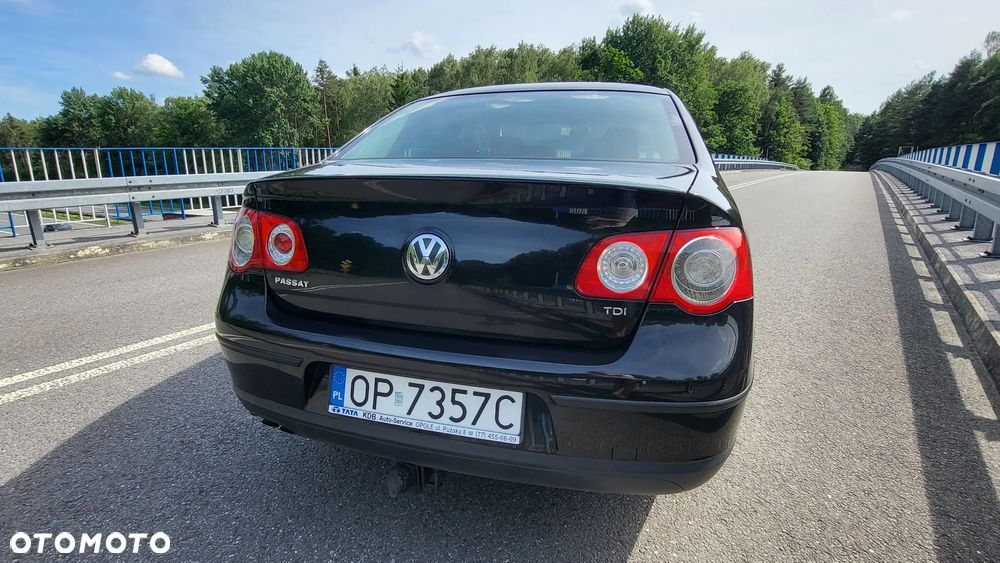 Volkswagen Passat 1.9 TDI Comfortline - 5