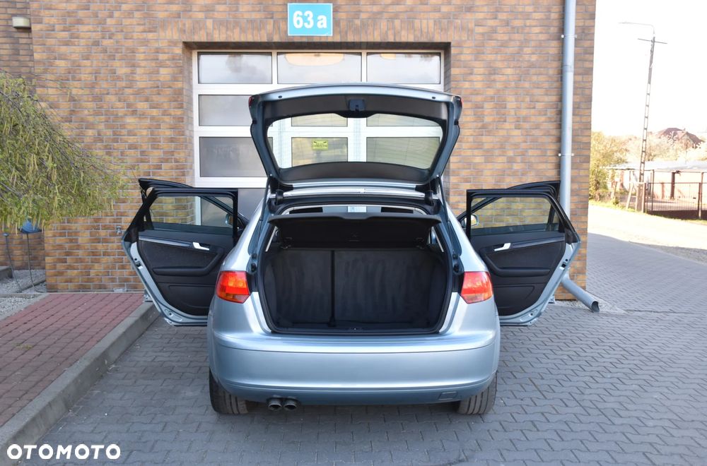 Audi A3 Sportback 2.0 TDI Ambiente - 16