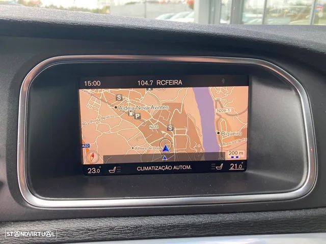 Volvo V40 T2 Momentum - 22