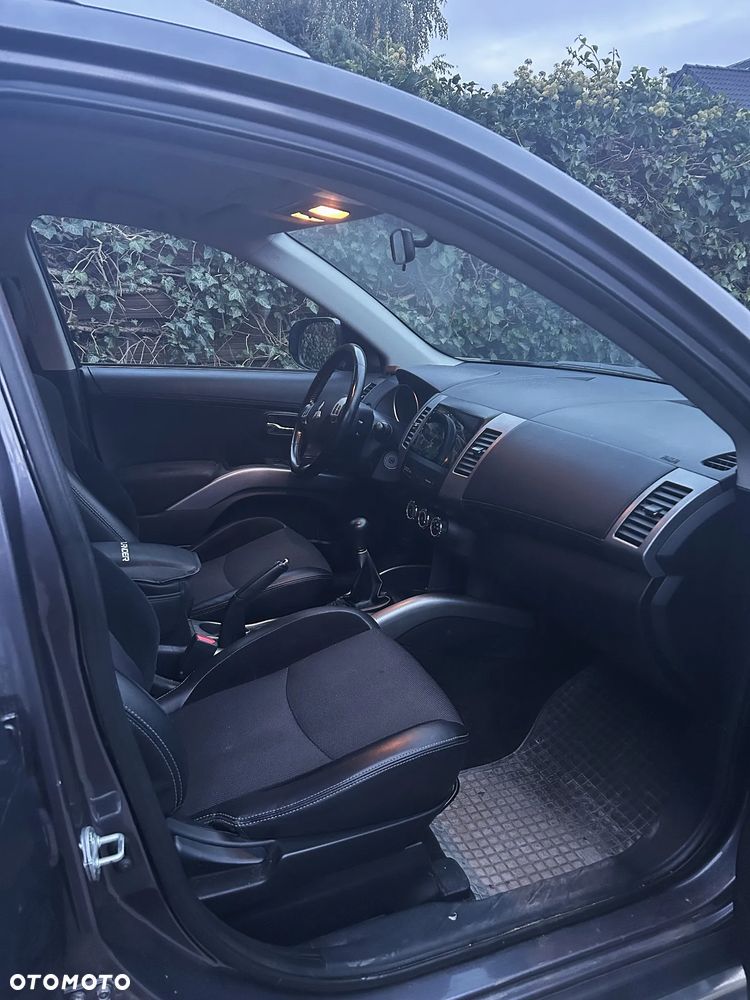 Mitsubishi Outlander 2.0 Intense 2WD - 7