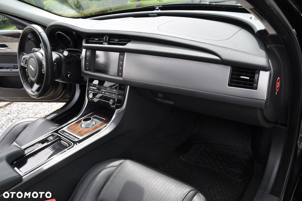 Jaguar XF 20d R-Sport Ingenium Edition - 34