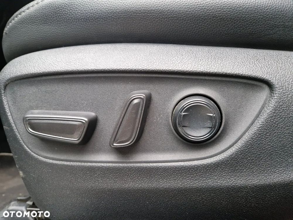 Toyota Highlander 2.5 Hybrid Executive - 10