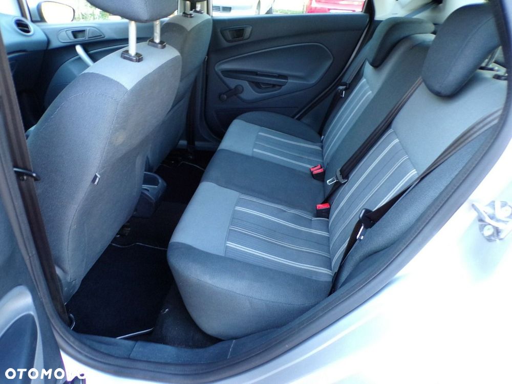 Ford Fiesta - 23