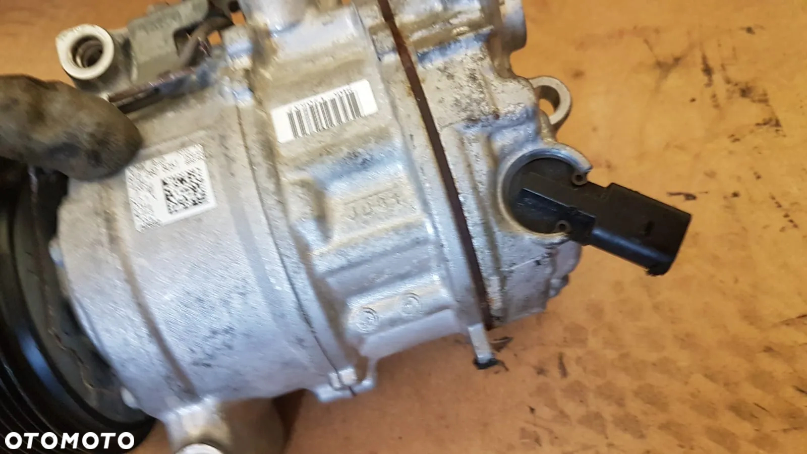 SPRĘŻARKA KOMPRESOR  KLIMATYZACJI AUDI A4 A5 A6 Q5 8T0260805T - 8