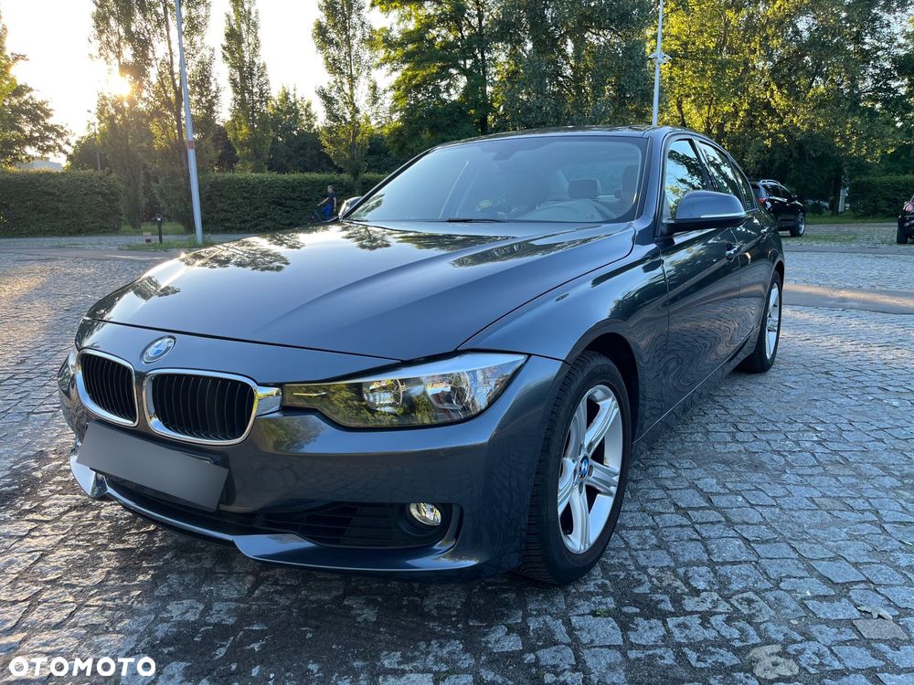 BMW Seria 3 328i - 1