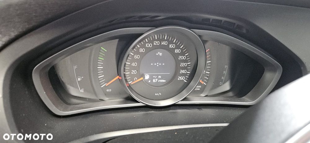 VOLVO V40 II 12 - 16 2.0 D5204T6 - HAK HOLOWNICZY BELKA KULA - 31
